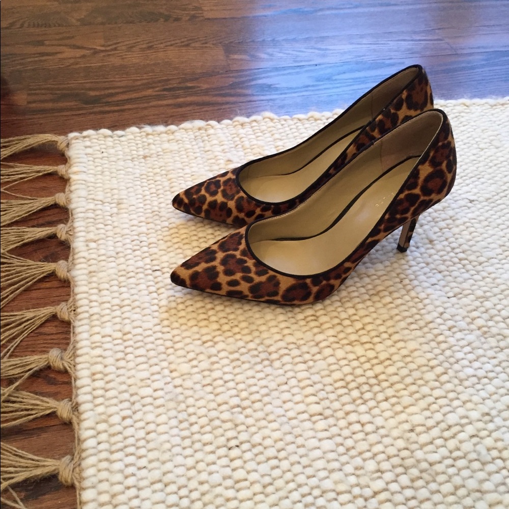 Ann Taylor Mila Leopard haircalf pumps